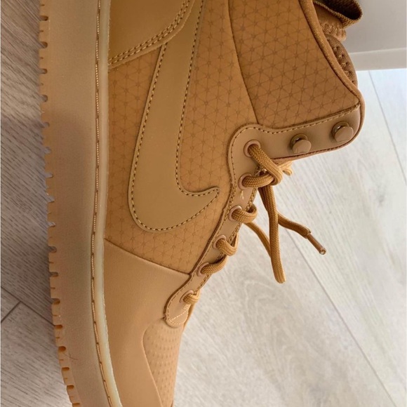 Nike Court Borough Mid Winter - Picture 3 of 3